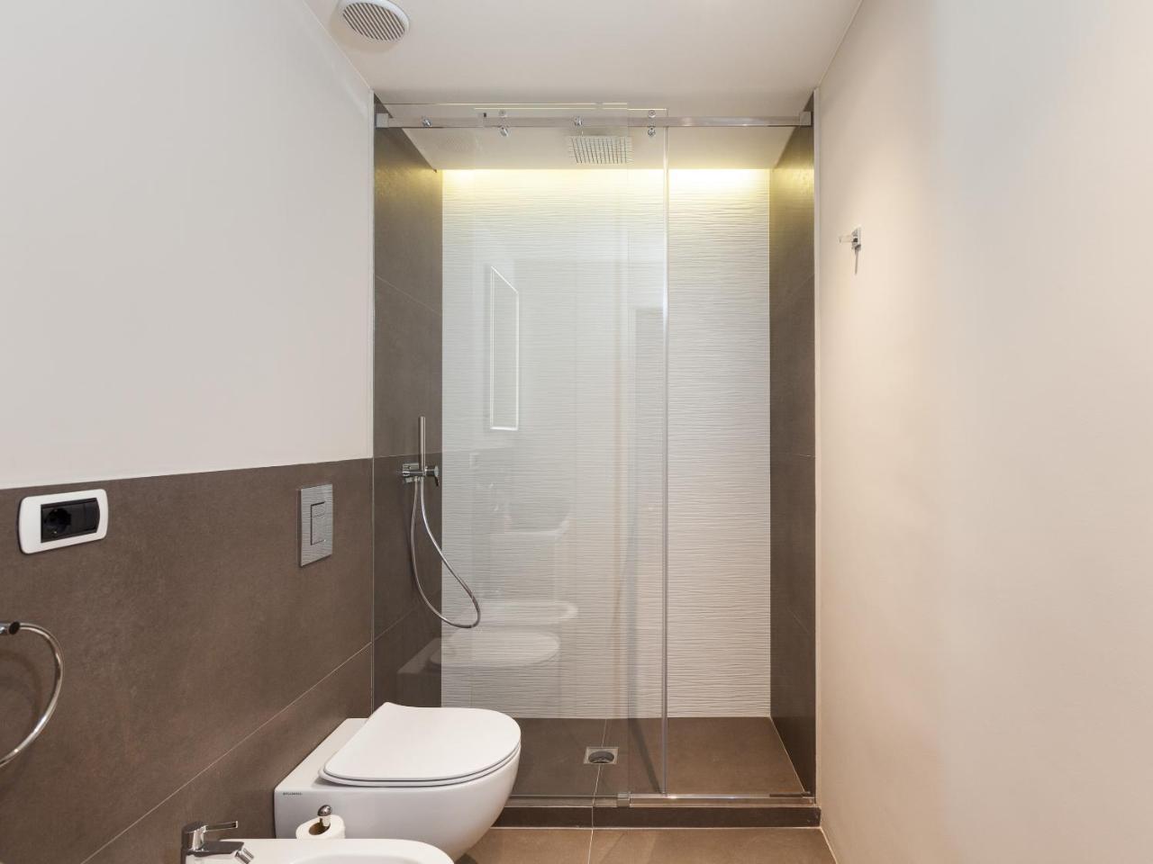 Easyhomes-Duomo Suites & Apartments ميلان المظهر الخارجي الصورة