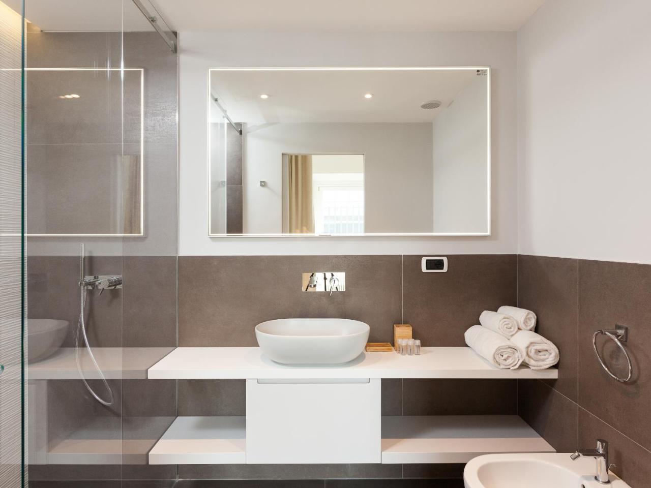 Easyhomes-Duomo Suites & Apartments ميلان المظهر الخارجي الصورة