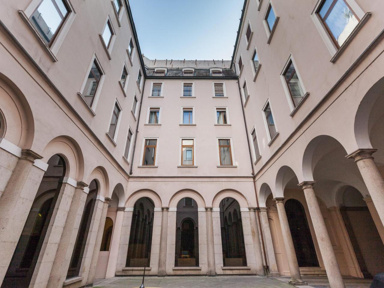 Easyhomes-Duomo Suites & Apartments ميلان المظهر الخارجي الصورة